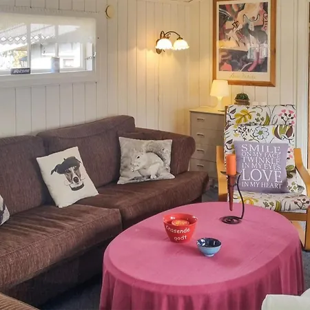 3 Bedroom Beautiful In Casa de Férias