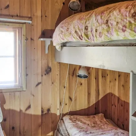 Casa de Férias 3 Bedroom Beautiful In Romskog